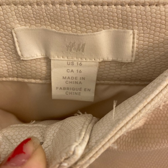 H&M women’s faux white snakeskin skirt size 16 - Picture 4 of 5